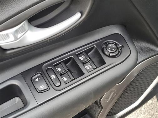 2023 Jeep Renegade LIMITED