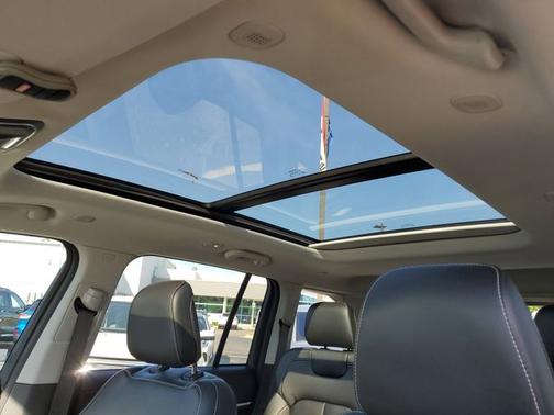 Bright White Clearcoat 2022 Jeep Grand Cherokee BASE