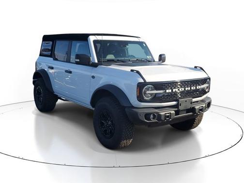 OXFORD WHITE 2023 Ford Bronco WILDTRAK