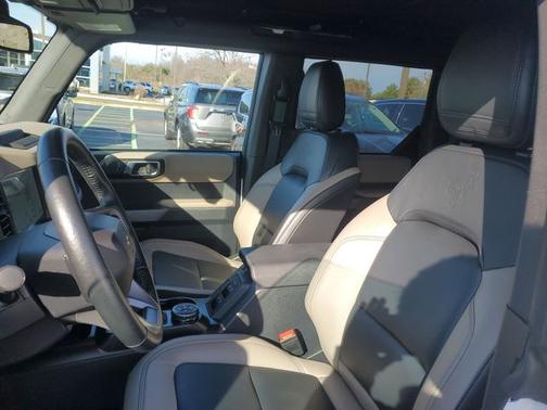 OXFORD WHITE 2023 Ford Bronco WILDTRAK