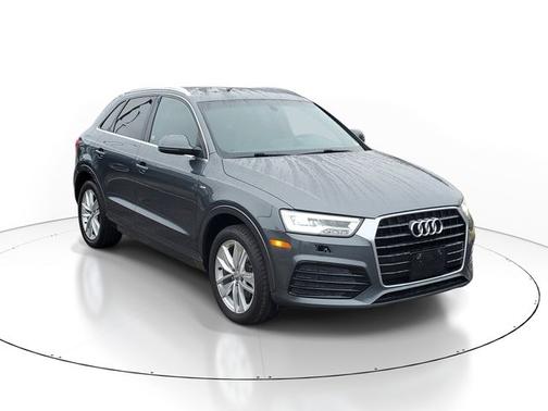 Daytona Gray Pearl Effect 2018 Audi Q3 2.0T PREMIUM PLUS