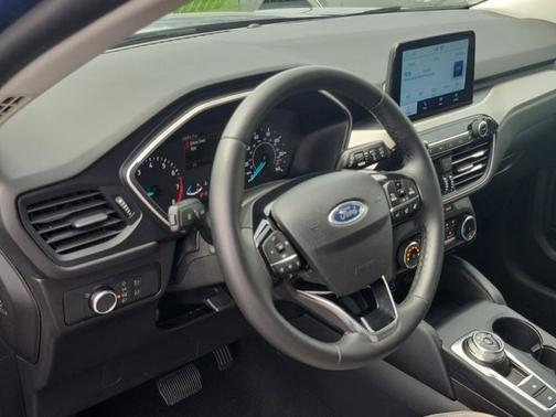 ATLAS BLUE METALLIC 2022 Ford Escape SE