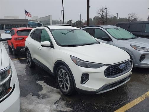 2023 Ford Escape PLATINUM