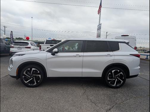 2024 Mitsubishi Outlander SE