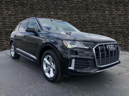 2024 Audi Q7 45 Premium Plus
