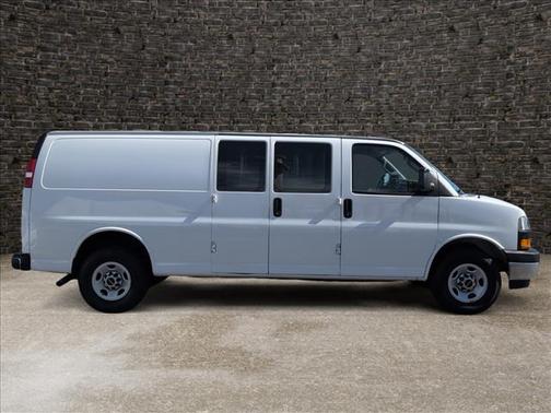 Summit White 2022 GMC Savana 3500 Work Van