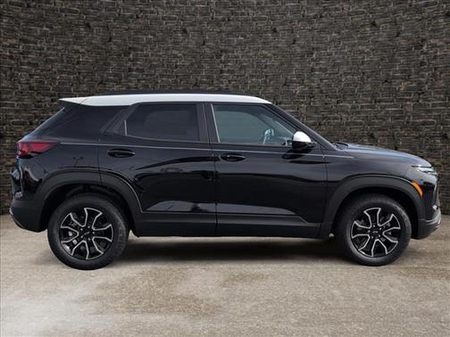 Mosaic Black Metallic 2026 Chevrolet Trailblazer ACTIV