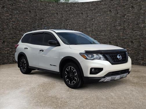 2020 Nissan Pathfinder SL