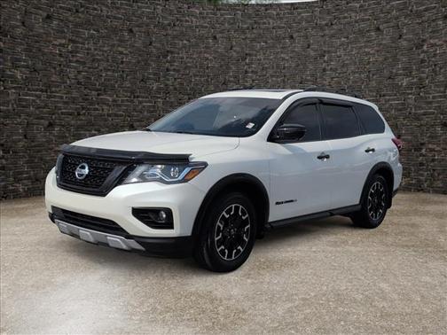 2020 Nissan Pathfinder SL