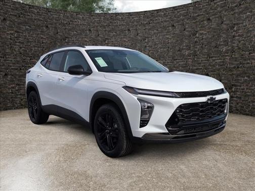 Summit White 2026 Chevrolet Trax ACTIV