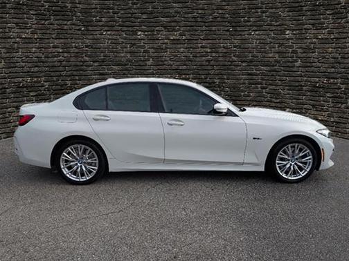 2023 BMW 330e 330e