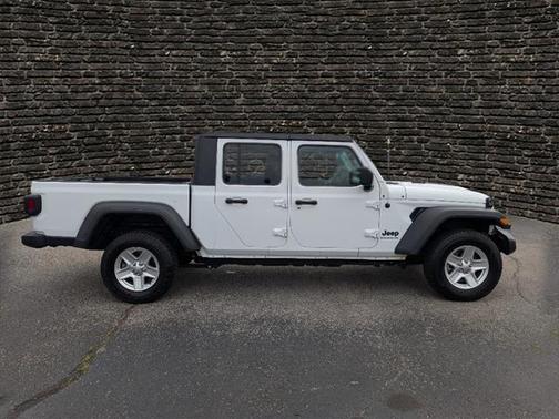 2023 Jeep Gladiator Sport
