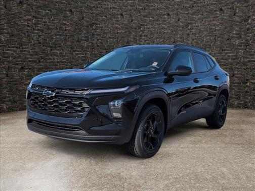 Mosaic Black Metallic 2026 Chevrolet Trax LT