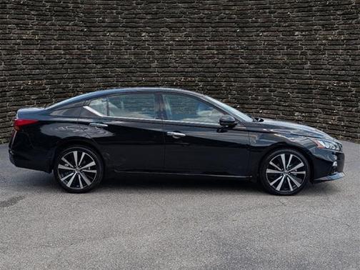 2022 Nissan Altima 2.5 Platinum