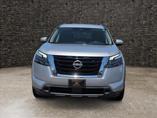 Brilliant Silver Metallic 2023 Nissan Pathfinder SV