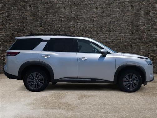 Brilliant Silver Metallic 2023 Nissan Pathfinder SV