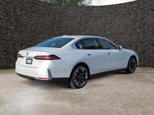 2024 BMW 530 i