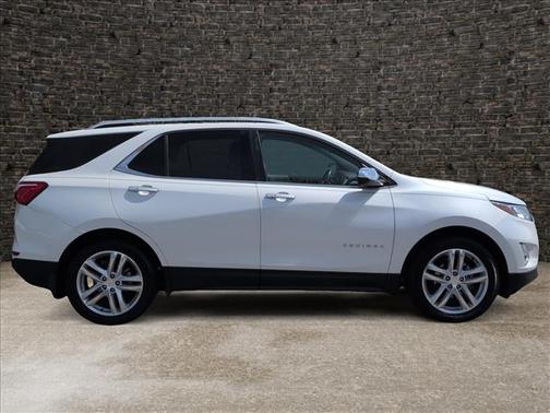 Iridescent Pearl Tricoat 2018 Chevrolet Equinox Premier w/1LZ