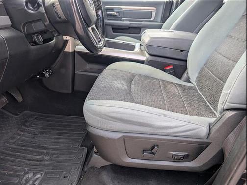 Brilliant Black Crystal Pearlcoat 2018 RAM 1500 Big Horn