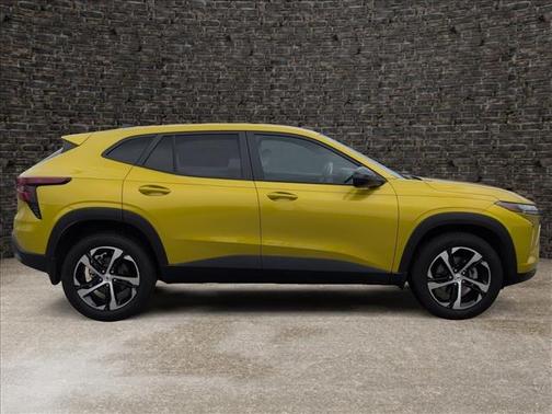Nitro Yellow 2025 Chevrolet Trax 1RS