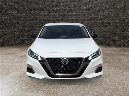White 2020 Nissan Altima 2.5 SR