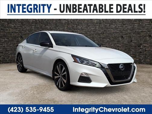 White 2020 Nissan Altima 2.5 SR