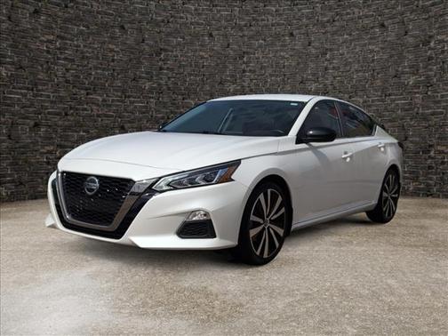White 2020 Nissan Altima 2.5 SR