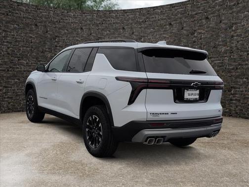 Polar White 2026 Chevrolet Traverse Z71