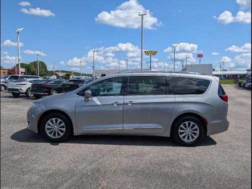 2019 Chrysler Pacifica Touring-L