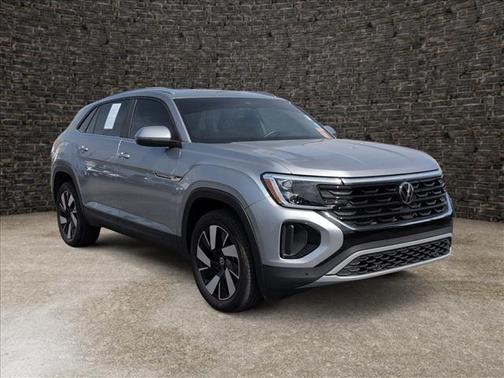 Silver Bird Metallic 2024 Volkswagen Atlas Cross Sport 2.0T SE w/Technology