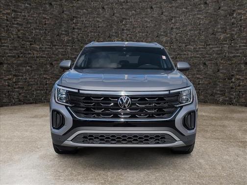 Silver Bird Metallic 2024 Volkswagen Atlas Cross Sport 2.0T SE w/Technology
