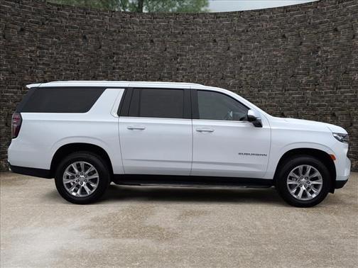 Summit White 2023 Chevrolet Suburban Premier