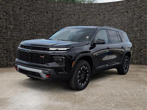 Mosaic Black Metallic 2026 Chevrolet Traverse Z71