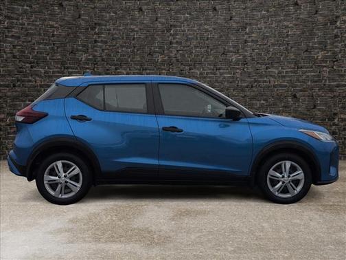 2022 Nissan Kicks S