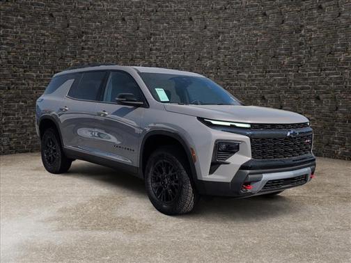 Sandstone Gray 2026 Chevrolet Traverse Z71