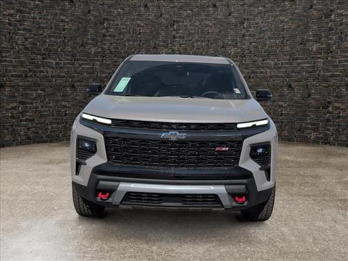 Sandstone Gray 2026 Chevrolet Traverse Z71