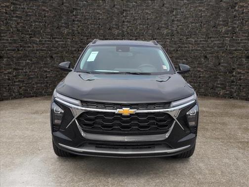 Mosaic Black Metallic 2026 Chevrolet Trax LT
