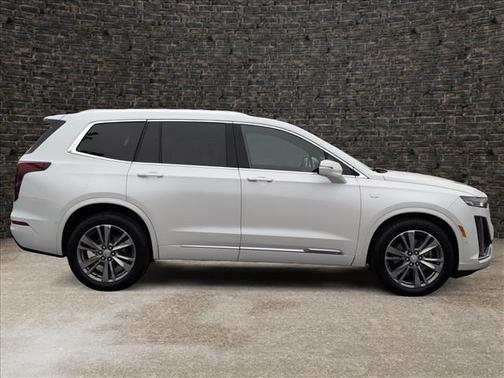 2024 Cadillac XT6 Premium Luxury FWD