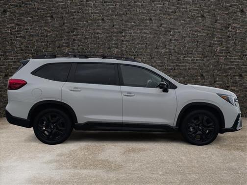 Crystal White Pearl 2023 Subaru Ascent Onyx Edition