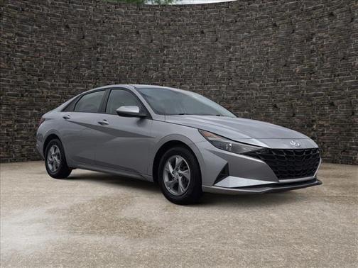 2023 Hyundai ELANTRA SE