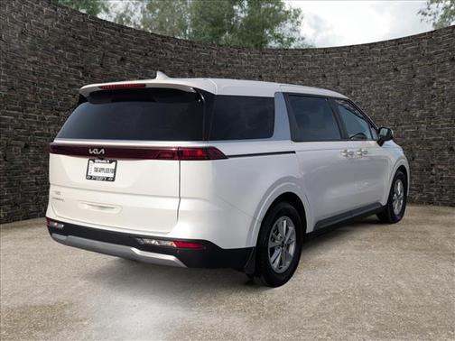 Snow White Pearl 2024 Kia Carnival LX