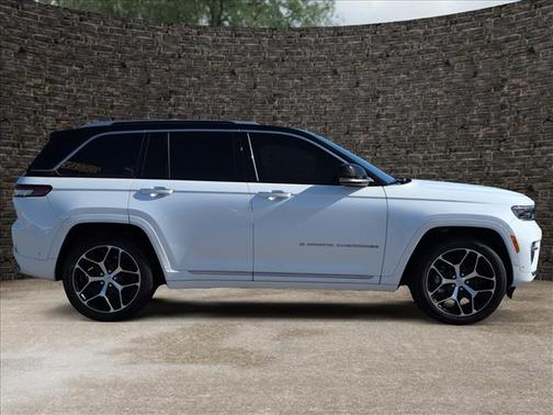 2024 Jeep Grand Cherokee Summit