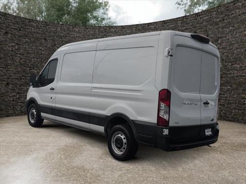 2022 Ford Transit-250 Base