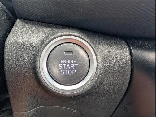 Lunar White 2022 Hyundai KONA Limited