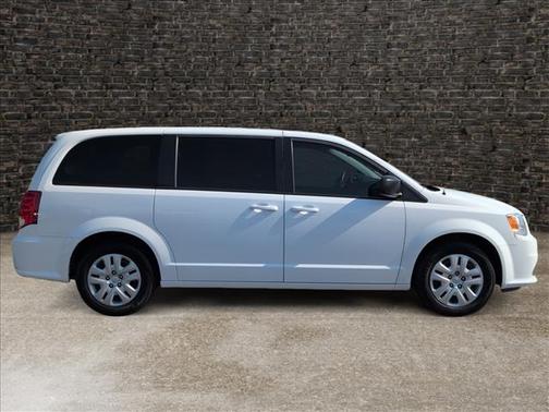 White Knuckle Clearcoat 2018 Dodge Grand Caravan SE