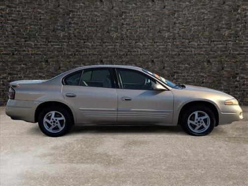 2005 Pontiac Bonneville SE