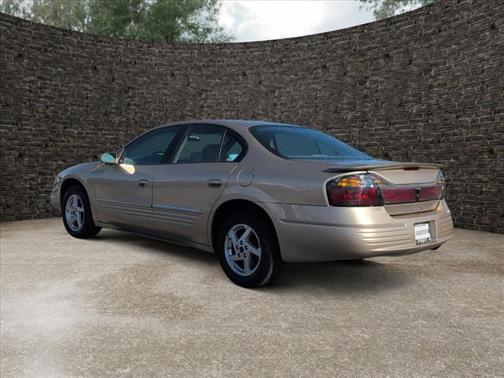2005 Pontiac Bonneville SE
