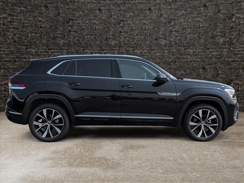 Deep Black Pearl Effect 2026 Volkswagen Atlas Cross Sport 2.0T SEL Premium R-Line
