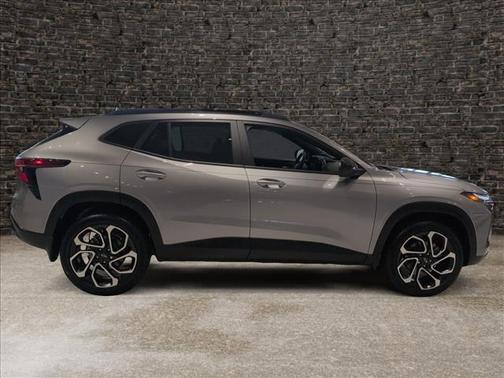 Sterling Gray Metallic 2026 Chevrolet Trax 2RS