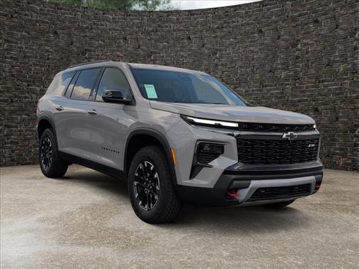 Sandstone Gray 2026 Chevrolet Traverse Z71